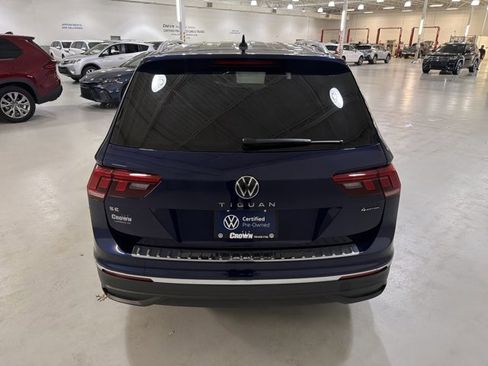 Certified 2024 Volkswagen Tiguan SE AWD/4WD image 8
