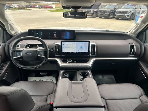 Used 2025 Ford Expedition Max Platinum w/ Platinum Ultimate Package image 27