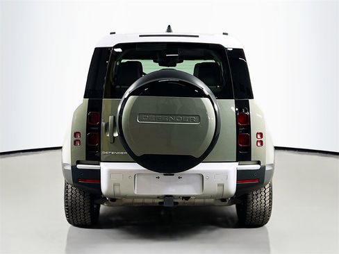 Used 2024 Land Rover Defender 110 S image 6