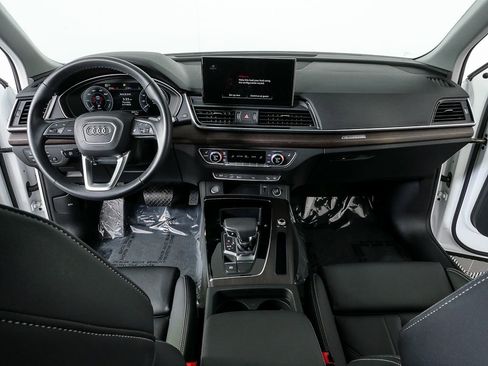 Used 2024 Audi Q5 e Premium w/ Convenience Package AWD/4WD image 17