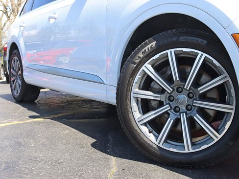 Used 2018 Audi Q7 3.0T Prestige w/ Prestige Package AWD/4WD image 5