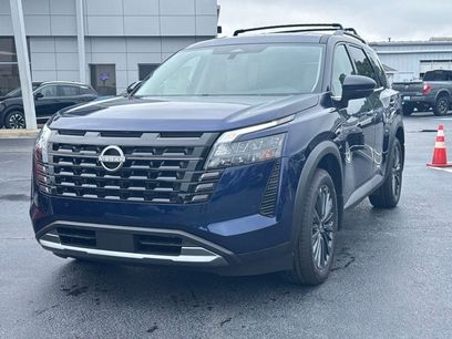 New 2026 Nissan Pathfinder SL w/ SL Premium Package (P04)