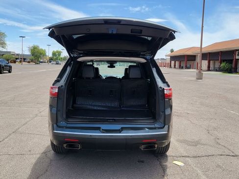 Used 2020 Chevrolet Traverse Premier w/ LPO, Floor Liner Package FWD image 11