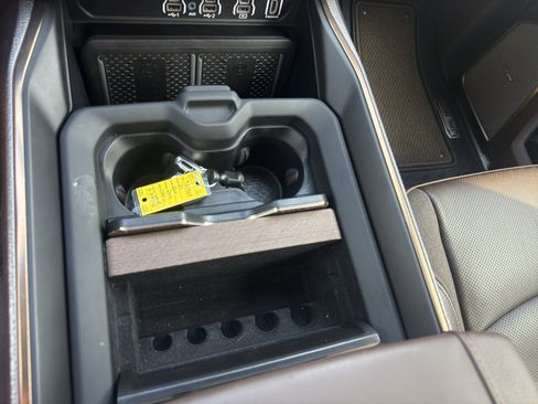 Used 2025 RAM 2500 Limited AWD/4WD image 29
