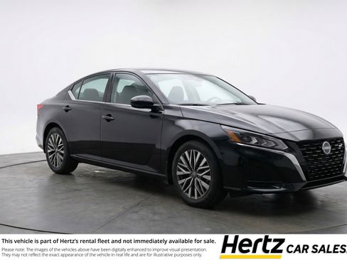 Used 2025 Nissan Altima 2.5 SV image 1