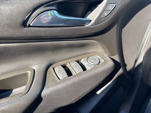 Used 2020 Chevrolet Equinox LT image 23