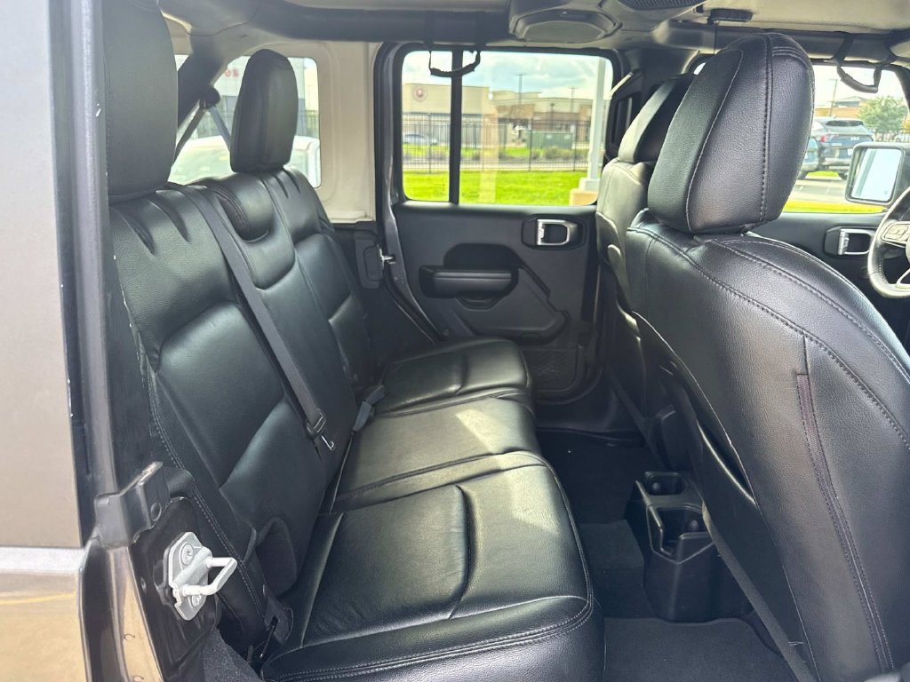 Used 2018 Jeep Wrangler Unlimited Sport S AWD/4WD image 13