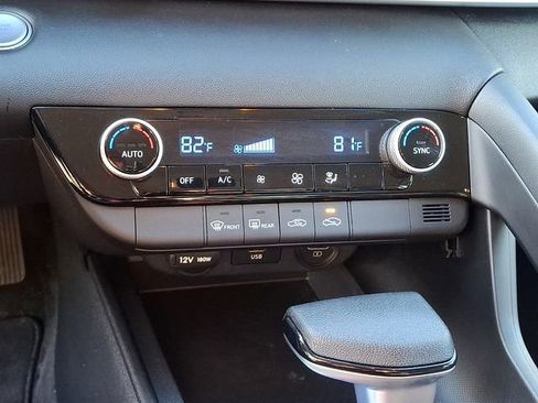 Used 2023 Hyundai Elantra SEL FWD image 15