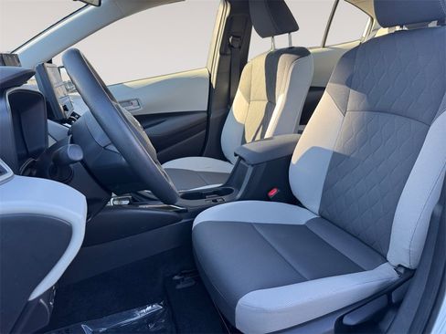 Used 2024 Toyota Corolla LE image 9