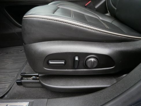 Used 2021 GMC Acadia Denali w/ Denali Ultimate Package image 18