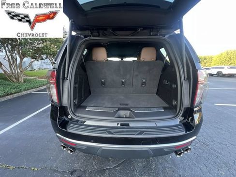 Used 2021 Chevrolet Tahoe High Country w/ Premium Package AWD/4WD image 32