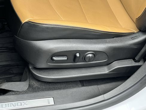 Used 2020 Chevrolet Equinox Premier image 9