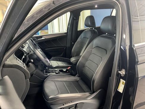 Used 2022 Volkswagen Tiguan SEL R-Line AWD/4WD image 10