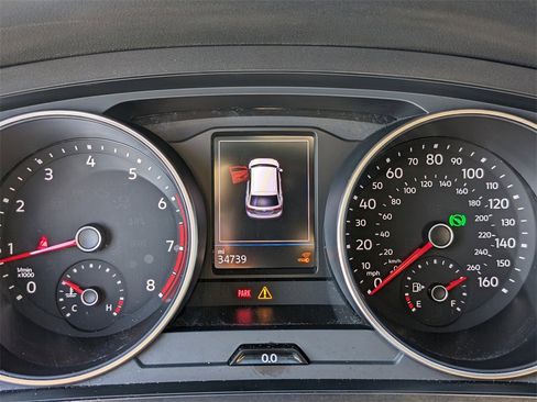 Certified 2021 Volkswagen Tiguan SE R-Line image 35