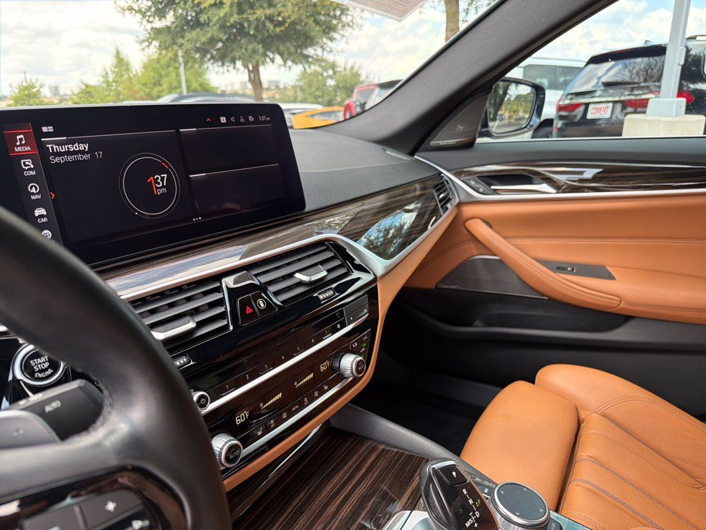 Used 2021 BMW 530i w/ Premium Package RWD image 23