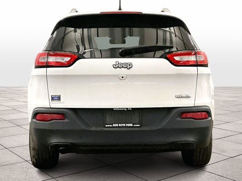 Used 2017 Jeep Cherokee Latitude image 5