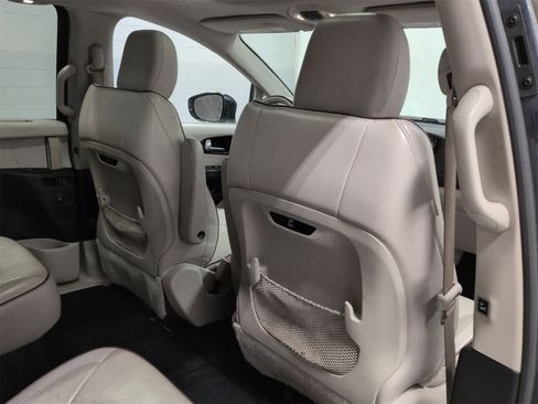 Certified 2020 Chrysler Pacifica Limited image 19