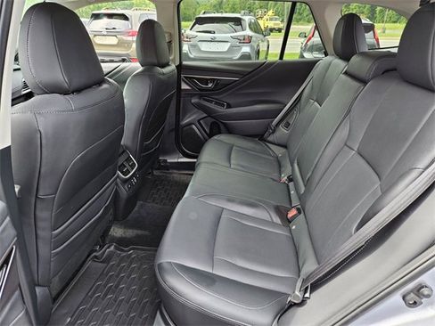 Used 2023 Subaru Outback Limited image 9