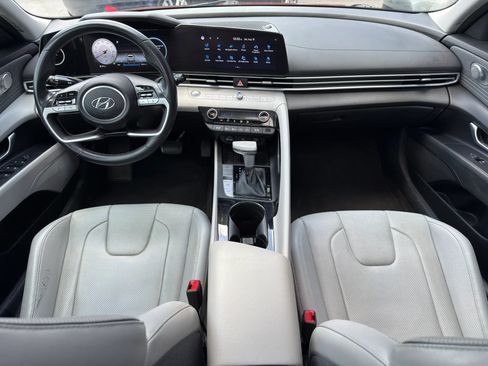 Used 2022 Hyundai Elantra Limited w/ Preferred Accessory Package FWD image 15