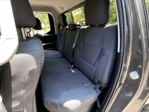 Used 2022 Toyota Tundra SR5 w/ SR5 Convenience Package AWD/4WD image 19
