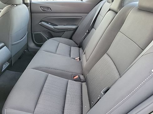 Used 2023 Nissan Altima 2.5 SV FWD image 13