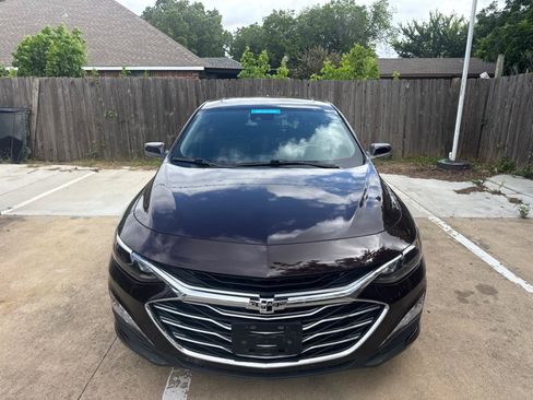 Used 2020 Chevrolet Malibu LT w/ Leather Package FWD image 18