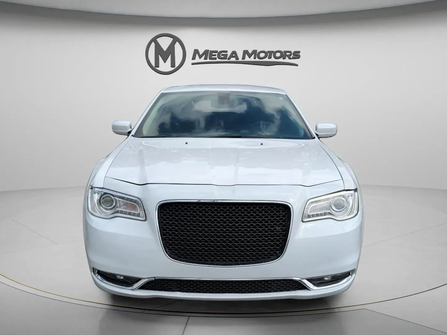 Used 2021 Chrysler 300 Touring RWD image 12