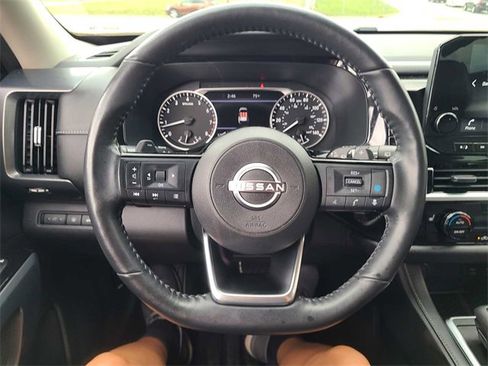 Used 2022 Nissan Pathfinder SL w/ SL Black Package image 27