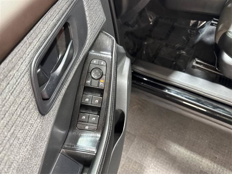 Used 2022 Nissan Rogue S AWD/4WD image 27