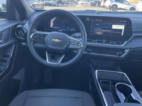 Used 2025 Chevrolet Equinox LT image 26