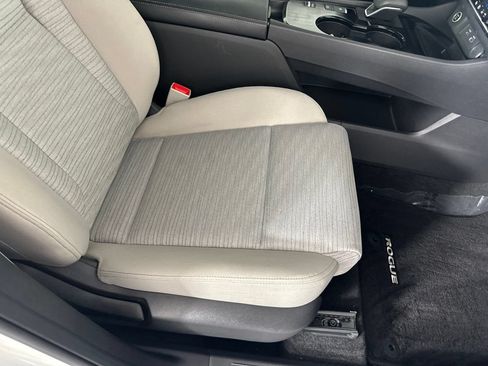 Used 2023 Nissan Rogue SV FWD image 30