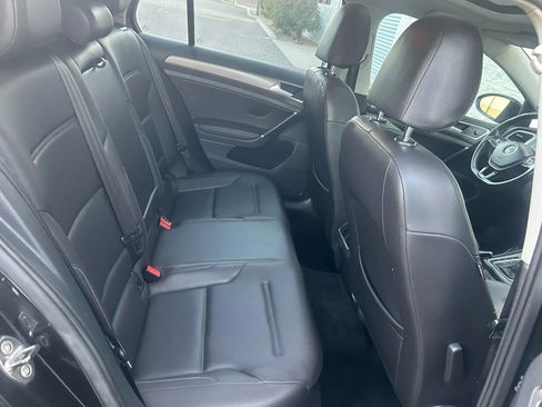 Used 2015 Volkswagen Golf TDI SE image 18