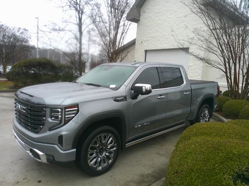 Used 2024 GMC Sierra 1500 Denali Ultimate image 8