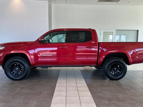 Used 2020 Toyota Tacoma SR5 w/ Technology Package AWD/4WD image 7