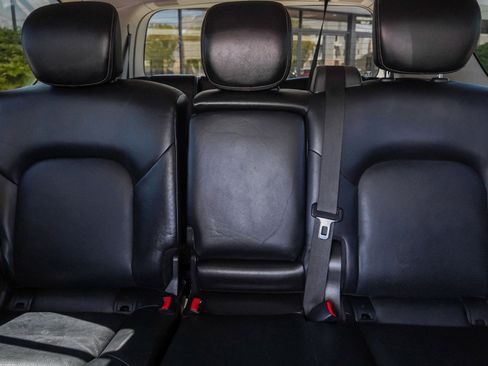 Used 2019 Nissan Armada Platinum w/ Interior Lighting Package image 22