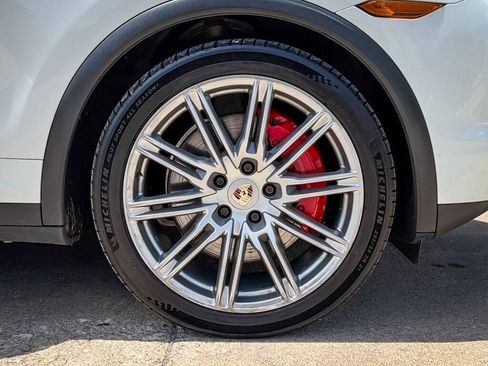 Used 2013 Porsche Cayenne Turbo w/ Premium Pkg Plus AWD/4WD image 13