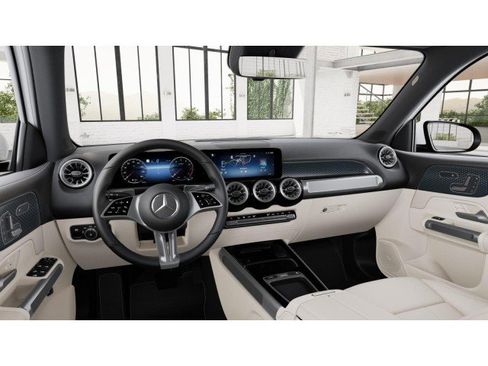 Certified 2025 Mercedes-Benz GLB 250 image 3