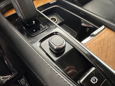 Used 2024 Volvo XC90 T8 Plus w/ Protection Package Premier image 52