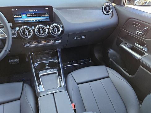 New 2025 Mercedes-Benz GLA 250 image 16