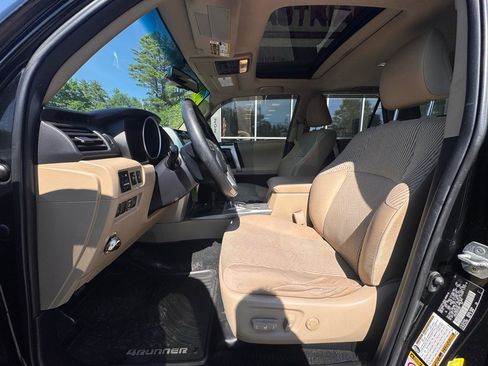 Used 2012 Toyota 4Runner SR5 w/ Convenience Pkg AWD/4WD image 16