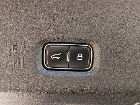 Used 2025 Ford Expedition Active image 7