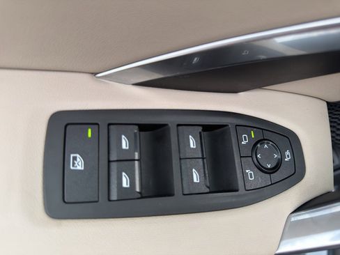 Used 2025 BMW X1 xDrive28i w/ Technology Package image 24