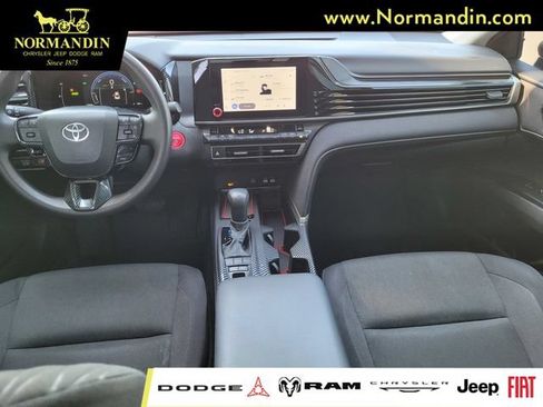 Used 2025 Toyota Camry LE FWD image 6