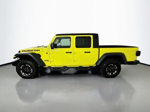 Used 2024 Jeep Gladiator Rubicon w/ Convenience Group AWD/4WD image 4