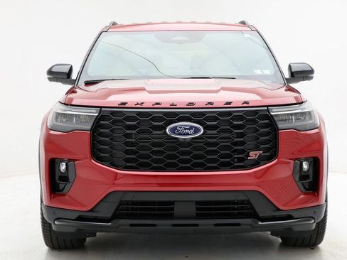 Used 2025 Ford Explorer ST image 5