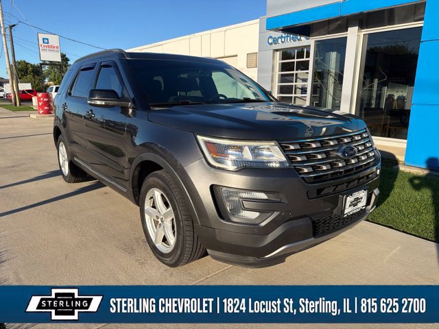 Used 2017 Ford Explorer XLT w/ Equipment Group 201A AWD/4WD image 8