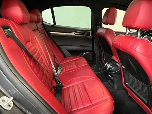 Used 2022 Alfa Romeo Stelvio Veloce image 21