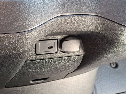 Used 2025 Mercedes-Benz Sprinter 2500 image 22