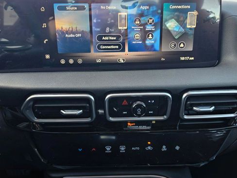 New 2026 Nissan Sentra SR w/ Floor Mat Package FWD image 22