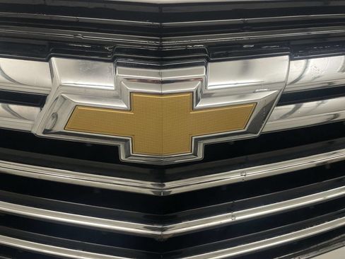 Used 2023 Chevrolet Equinox Premier FWD image 27